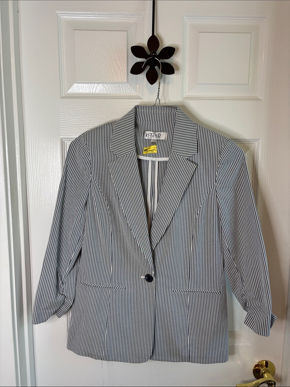 Kasper Women's Navy and White Pinstripe Blazer 3/4 Ruched sleeves Sz 4